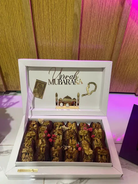 Coffret blanc de dattes garnies